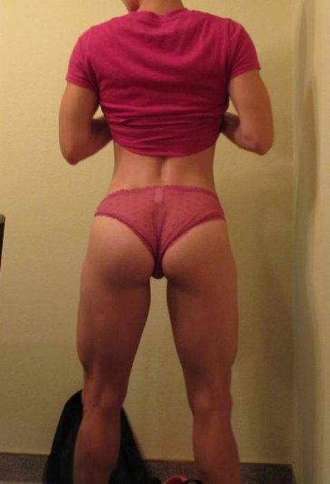 Esta chica anónima está teniendo un orgasmo.